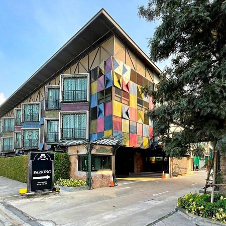 Nights In A Box Hotell Ban Muang  Exteriör bild