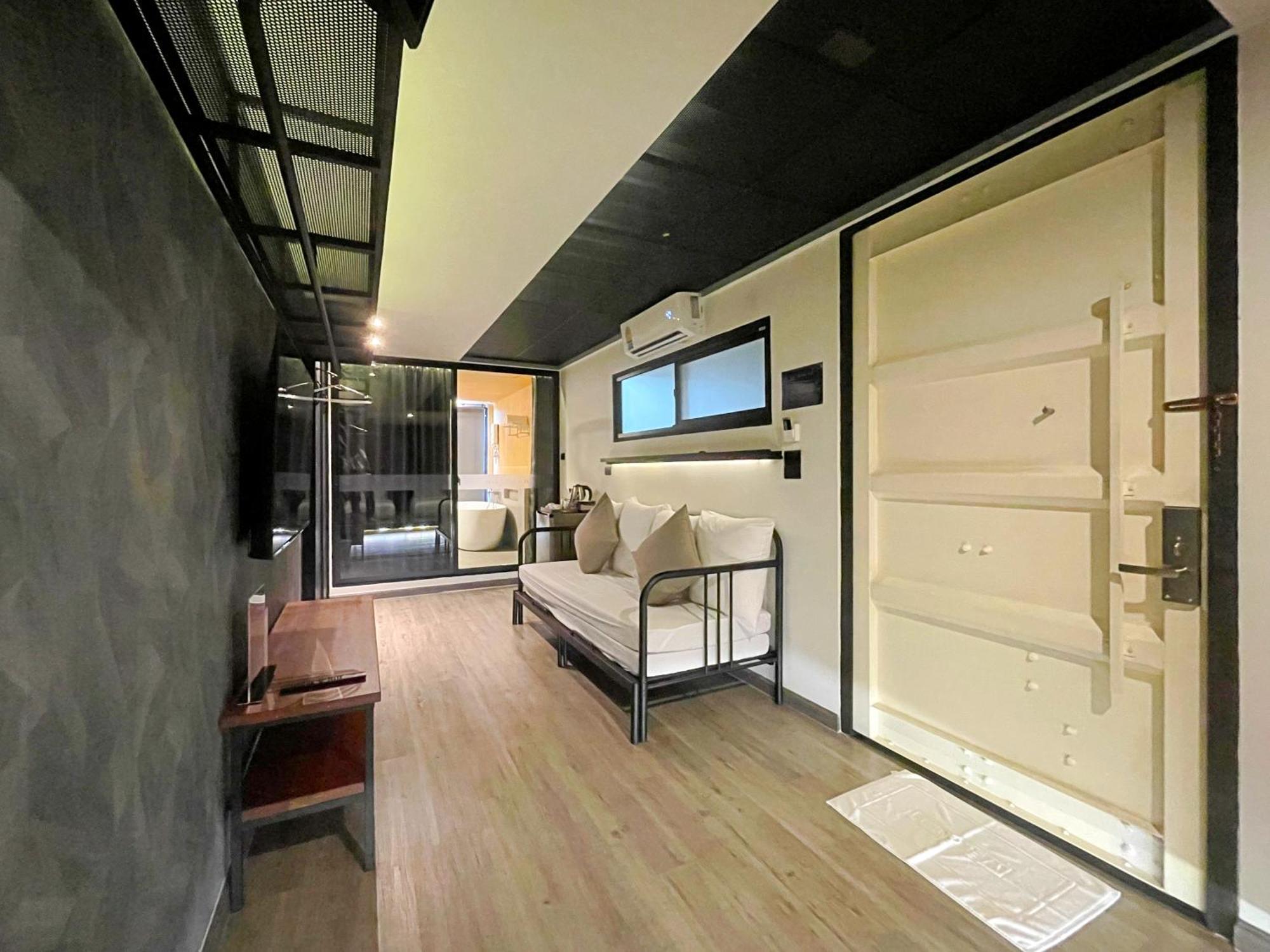 Nights In A Box Hotell Ban Muang  Rum bild