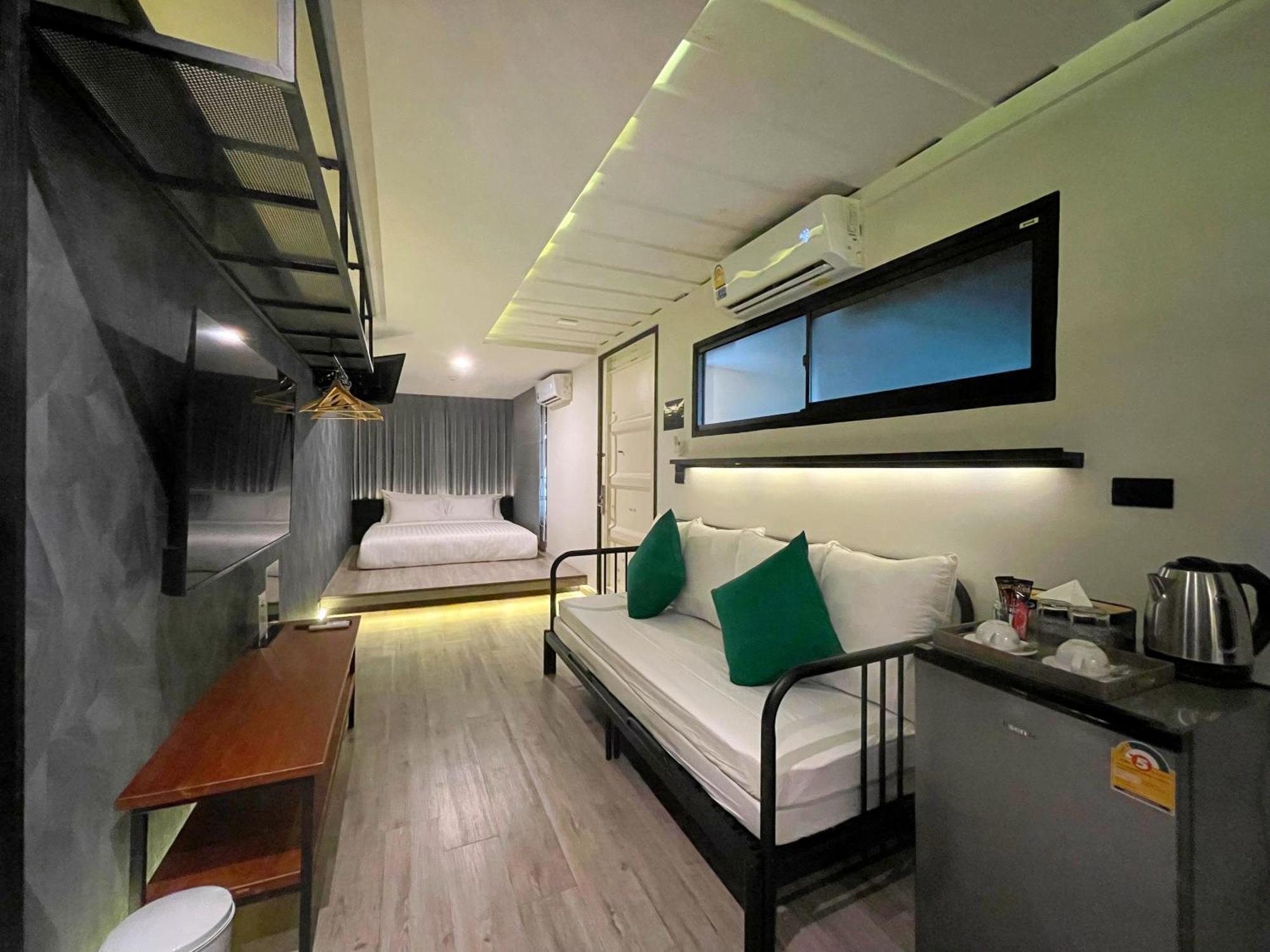 Nights In A Box Hotell Ban Muang  Rum bild