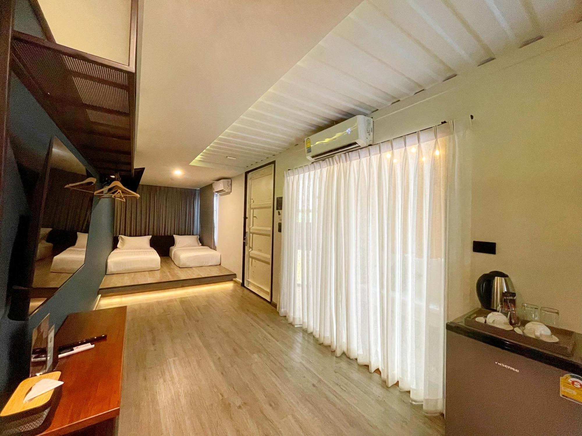 Nights In A Box Hotell Ban Muang  Rum bild