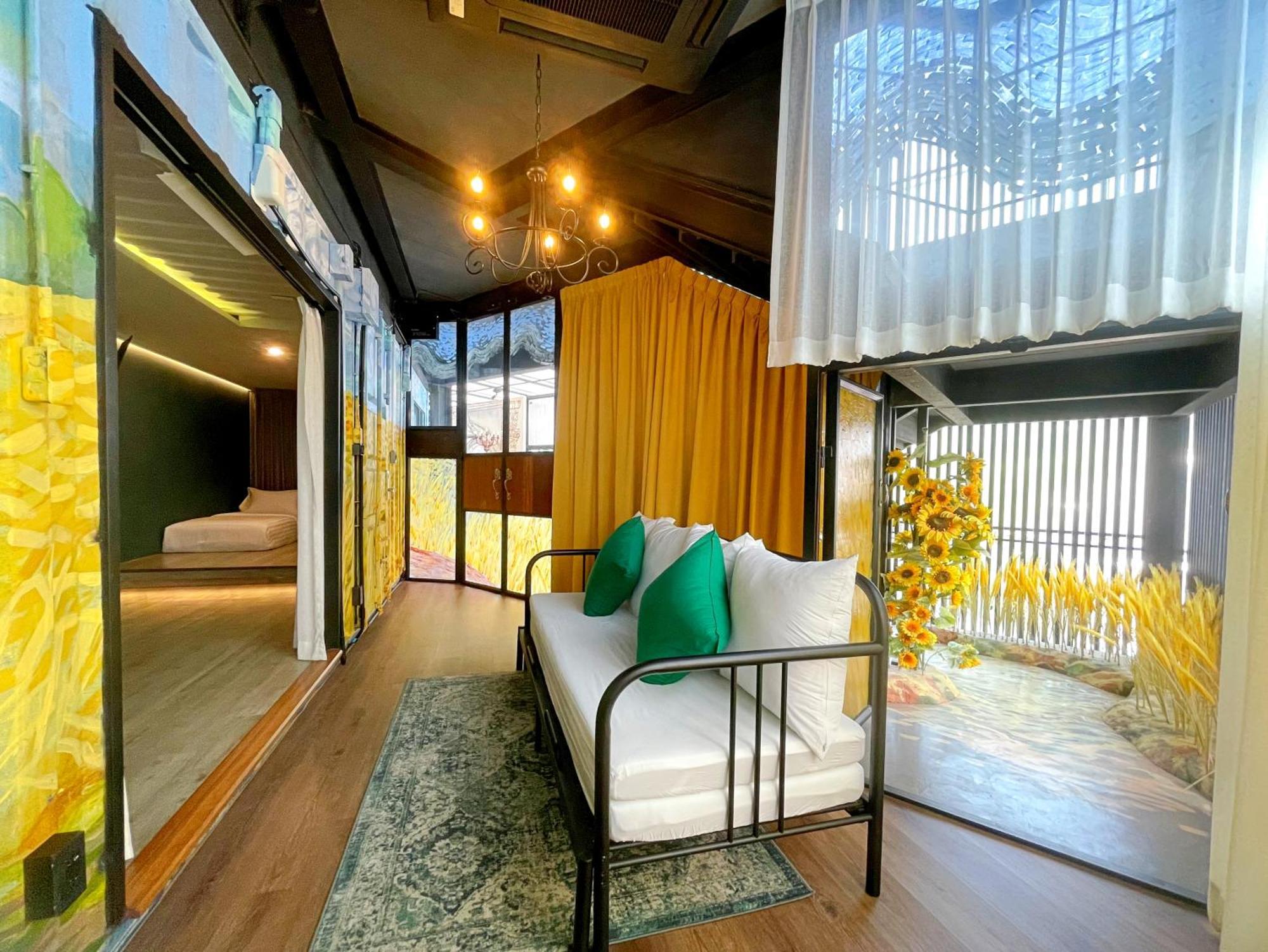 Nights In A Box Hotell Ban Muang  Rum bild